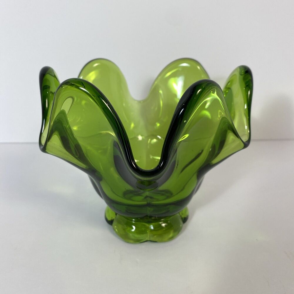 Vintage L.E. Smith Avocado Green 6 Petal Handkerchief Glass Bowl MCM